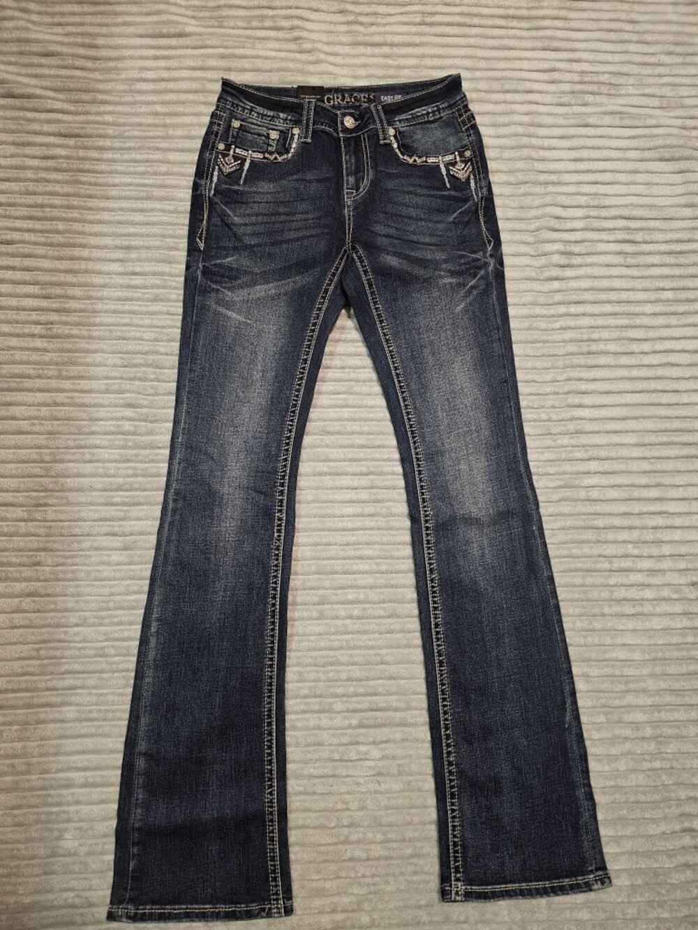 Grace in LA Easy Fit Embroidered Jeans 25 32 Inseam NWT